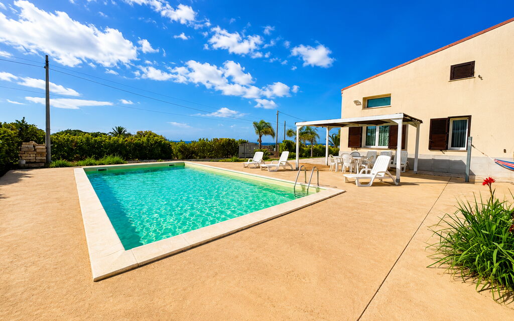 Villa Marzia: Autumn, Garden, Pool, Spring, Summer