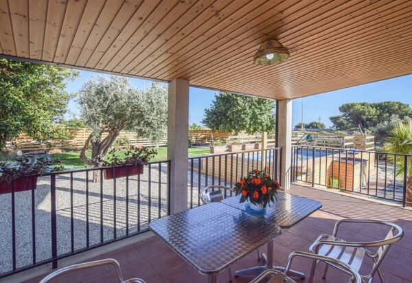 Villa Andrea: Autumn, Spring, Summer