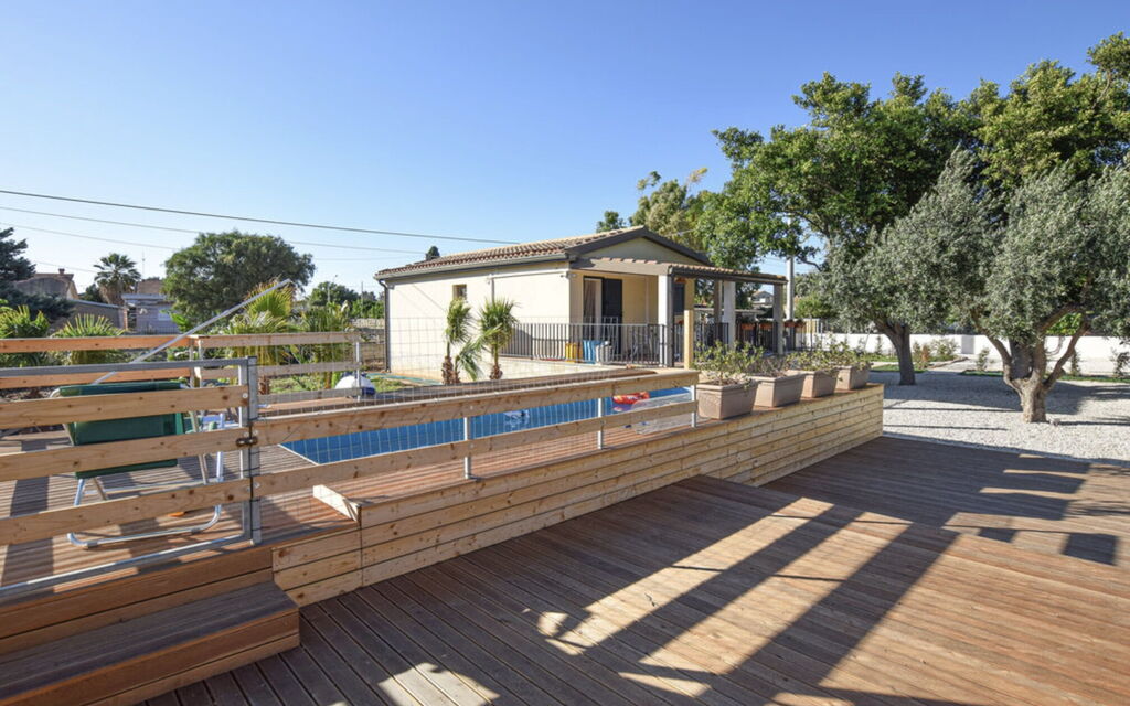 Villa Andrea: Autumn, Balcony / Terrace / Patio, Garden, Outdoor, Pool, Spring, Summer