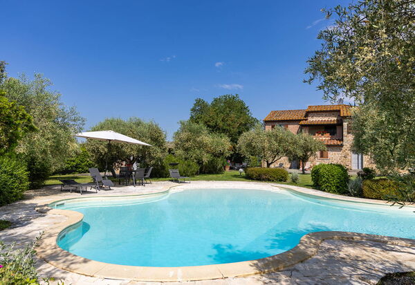 Podere Il Pozzangone, Lucignano: Autumn, Pool, Spring, Summer