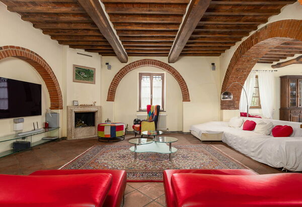 Podere Il Pozzangone, Lucignano: Autumn, Living Room, Spring, Summer