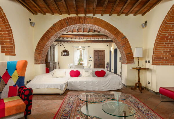 Podere Il Pozzangone, Lucignano: Autumn, Living Room, Spring, Summer
