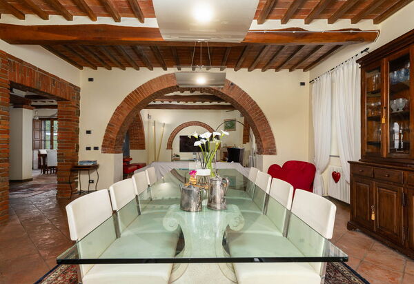 Podere Il Pozzangone, Lucignano: Autumn, Dining Room, Spring, Summer