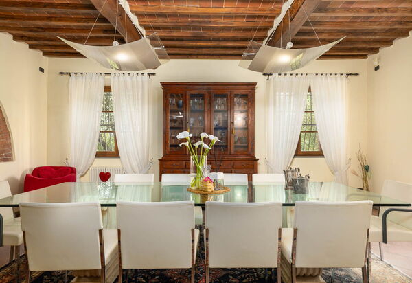 Podere Il Pozzangone, Lucignano: Autumn, Dining Room, Spring, Summer