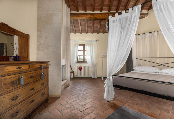 Podere Il Pozzangone, Lucignano: Autumn, Bedroom, Spring, Summer