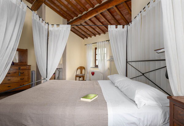 Podere Il Pozzangone, Lucignano: Autumn, Bedroom, Spring, Summer