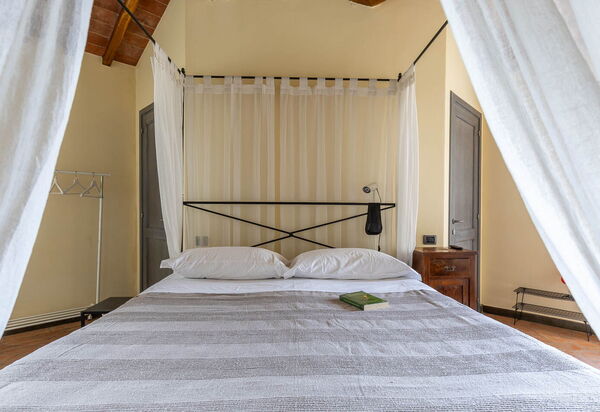 Podere Il Pozzangone, Lucignano: Autumn, Bedroom, Spring, Summer