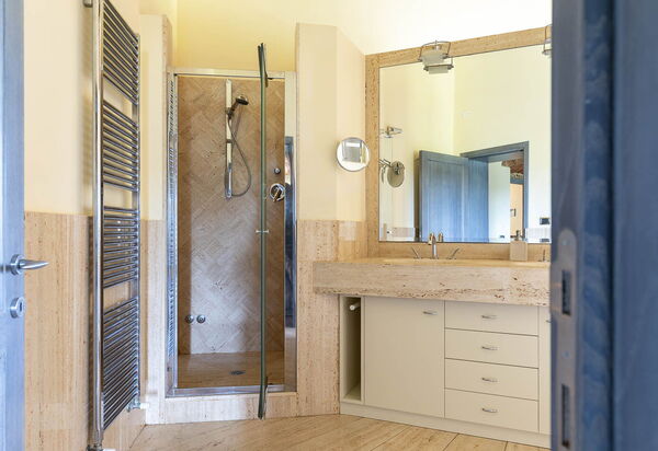 Podere Il Pozzangone, Lucignano: Autumn, Bathroom, Spring, Summer