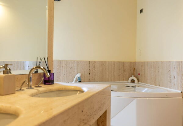 Podere Il Pozzangone, Lucignano: Autumn, Bathroom, Spring, Summer