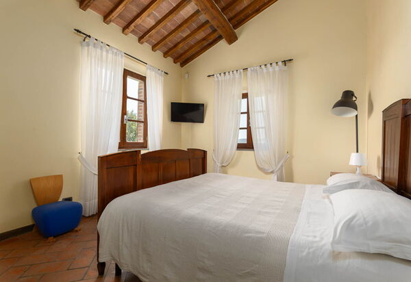 Podere Il Pozzangone, Lucignano: Autumn, Bedroom, Spring, Summer