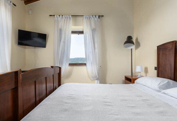 Podere Il Pozzangone, Lucignano: Autumn, Bedroom, Spring, Summer