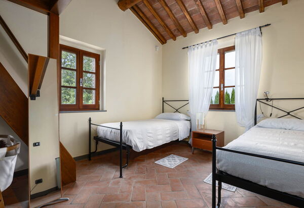 Podere Il Pozzangone, Lucignano: Autumn, Bedroom, Spring, Summer