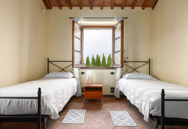 Podere Il Pozzangone, Lucignano: Autumn, Bedroom, Spring, Summer