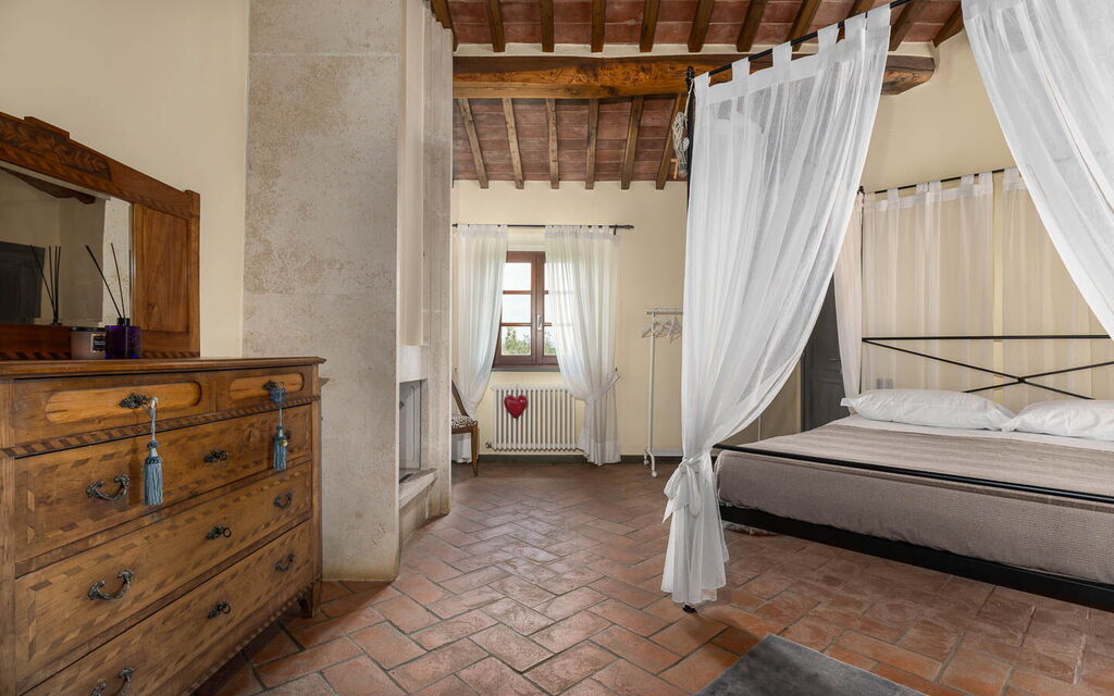 Podere Il Pozzangone, Lucignano: Autunno, Camera da letto, Estate, Primavera