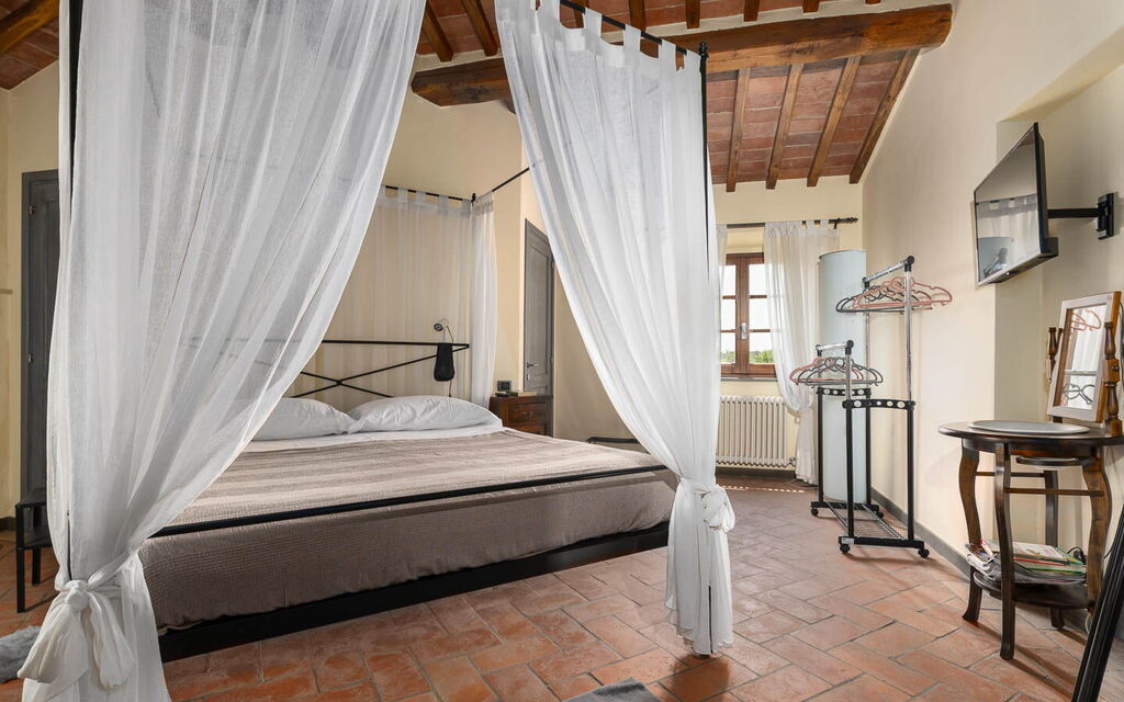 Podere Il Pozzangone, Lucignano: Autunno, Camera da letto, Estate, Primavera