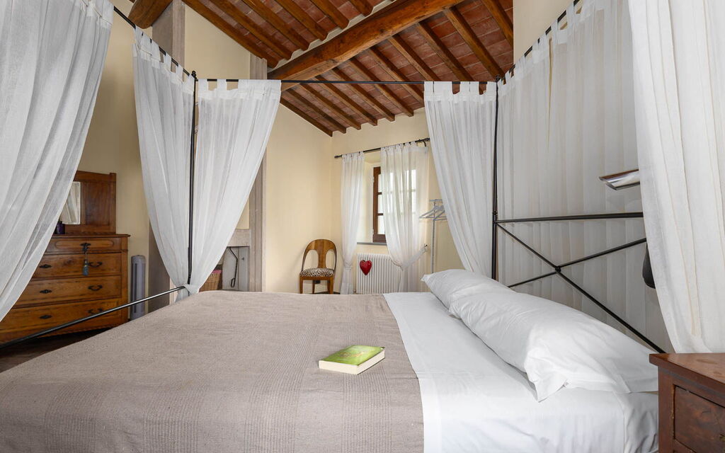 Podere Il Pozzangone, Lucignano: Autunno, Camera da letto, Estate, Primavera