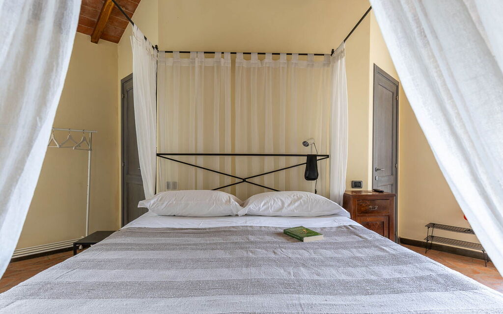 Podere Il Pozzangone, Lucignano: Autunno, Camera da letto, Estate, Primavera