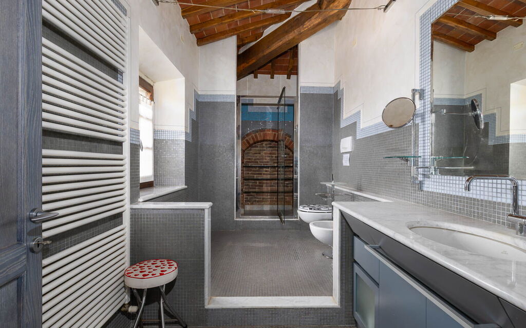 Podere Il Pozzangone, Lucignano: Autunno, Bagno, Estate, Primavera
