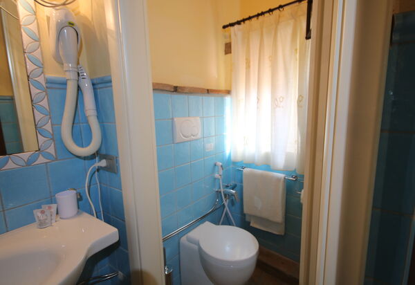 Residence Borgodamare: Autumn, Bathroom, Spring, Summer