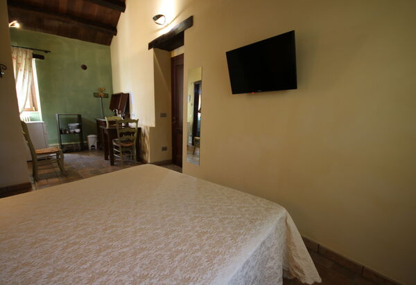 Residence Borgodamare: Autumn, Bedroom, Dining Room, Spring, Summer