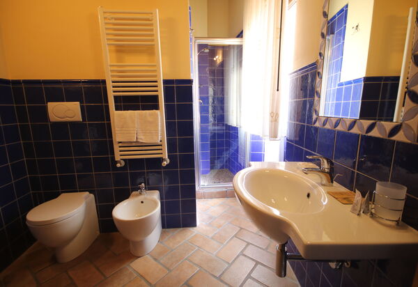 Residence Borgodamare: Autumn, Bathroom, Spring, Summer