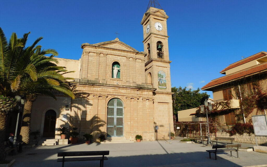 Villa Mameli: Autumn, Building Exterior, Spring, Summer