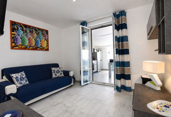 Villa Giugiola: Autumn, Living Room, Spring, Summer