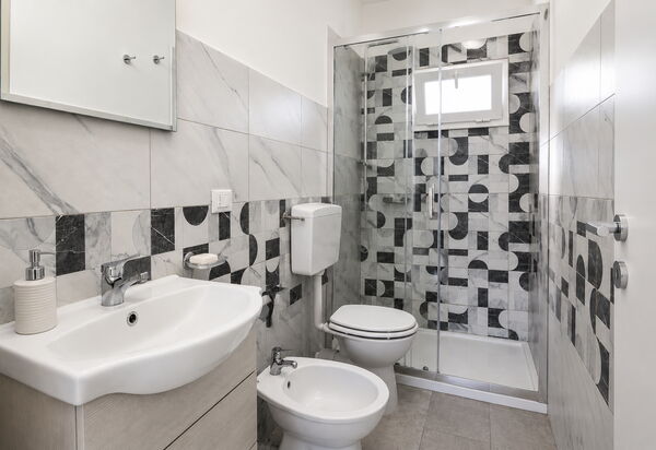 Villa Giugiola: Autumn, Bathroom, Spring, Summer