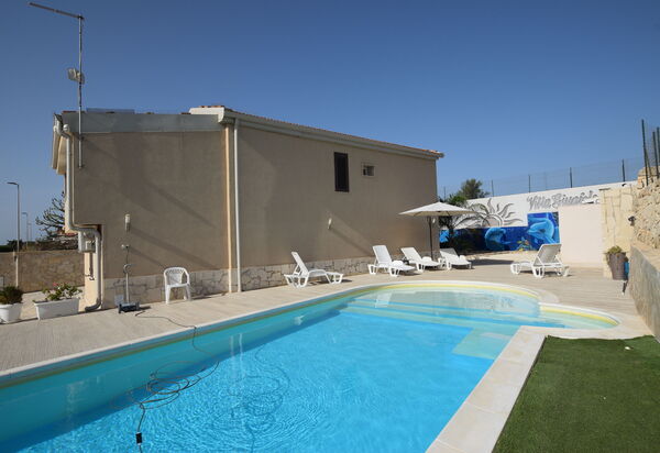 Villa Giugiola: Autumn, Balcony / Terrace / Patio, Garden, Outdoor, Pool, Spring, Summer