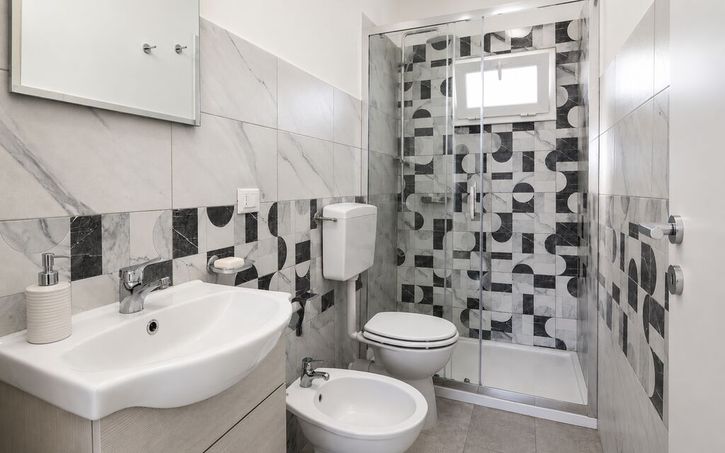 Villa Giugiola: Autumn, Bathroom, Spring, Summer