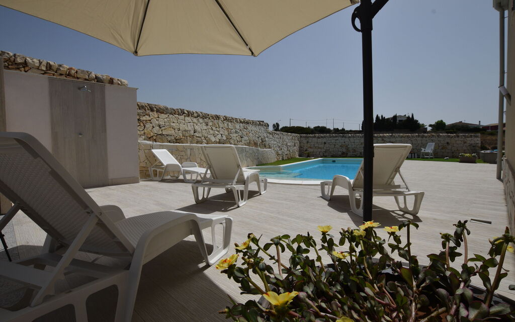 Villa Giugiola: all'aperto, Autunno, Balcone / Terrazza / Patio, Estate, Giardino, Piscina, Primavera