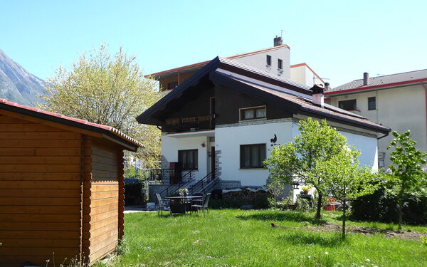House Angy: Autumn, Garden, Main Entrance, Spring, Summer