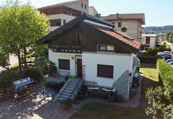 House Angy: Autunno, Estate, Esterni, Primavera