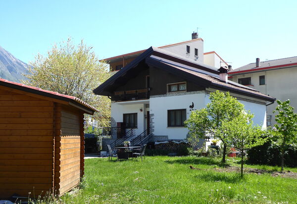 House Angy: Autunno, Entrata Principale, Estate, Giardino, Primavera