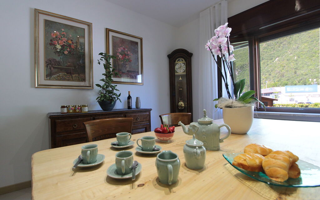 House Angy: Autumn, Dining Room, Kitchen, Spring, Summer