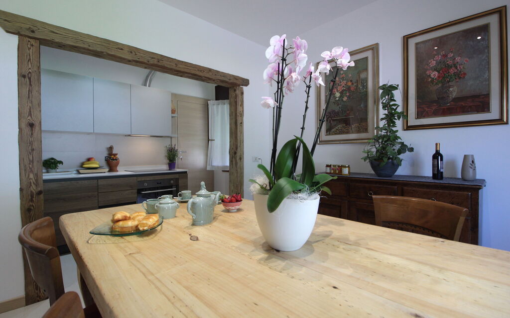 House Angy: Autumn, Dining Room, Kitchen, Spring, Summer