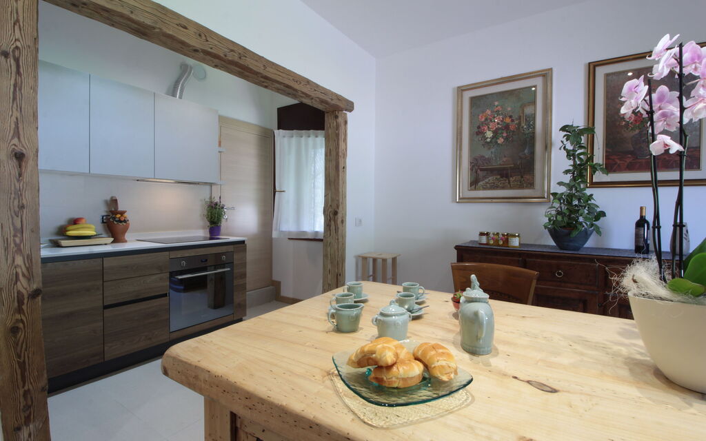 House Angy: Autumn, Dining Room, Kitchen, Spring, Summer
