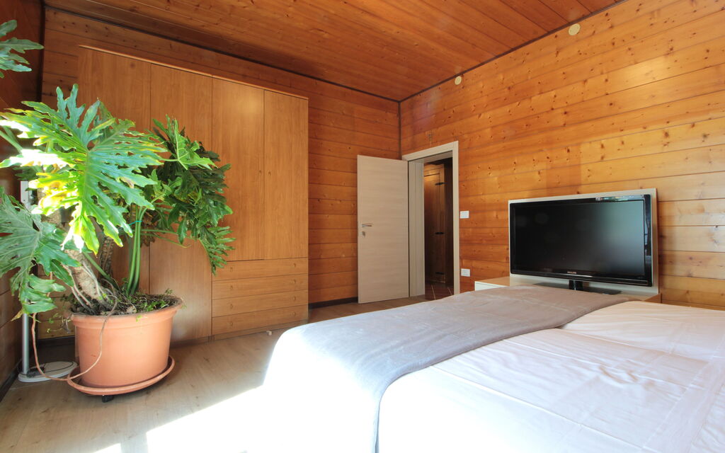 House Angy: Autumn, Bedroom, Spring, Summer