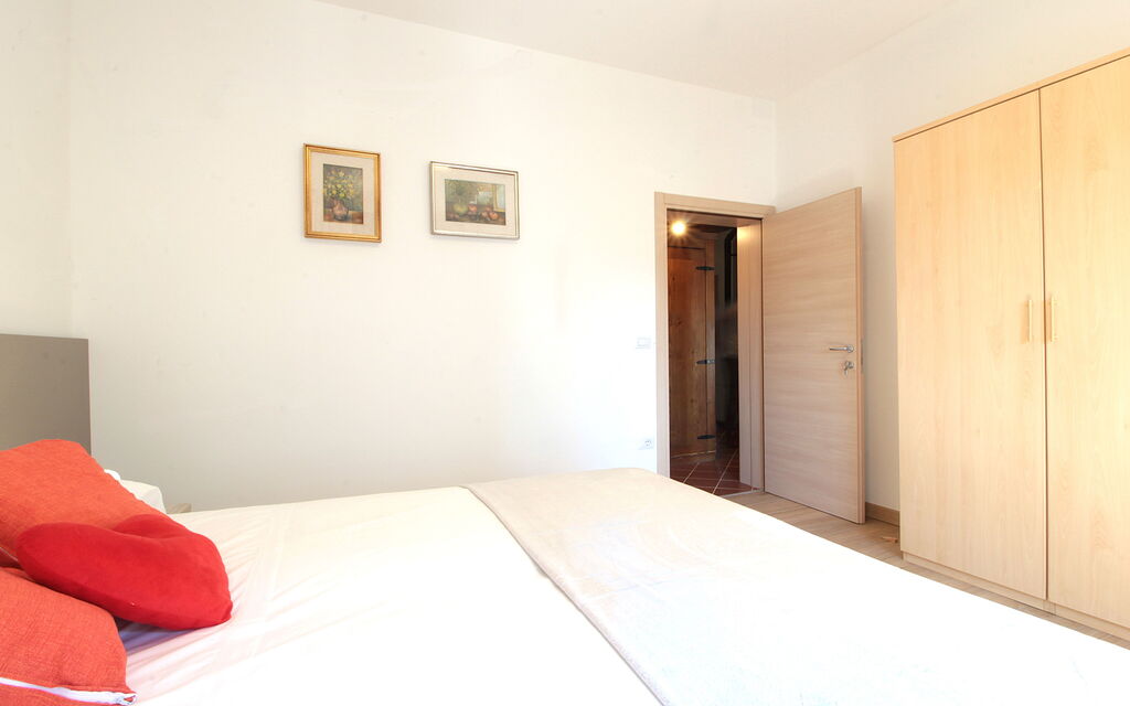 House Angy: Autumn, Bedroom, Spring, Summer
