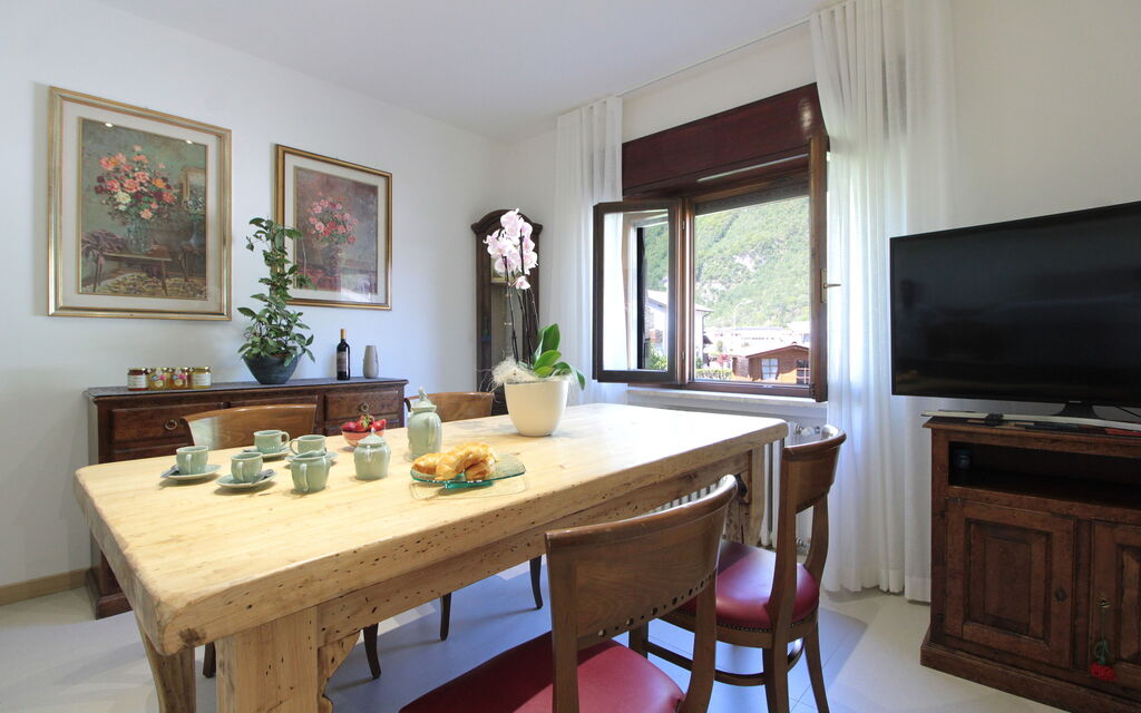 House Angy: Autumn, Dining Room, Kitchen, Spring, Summer