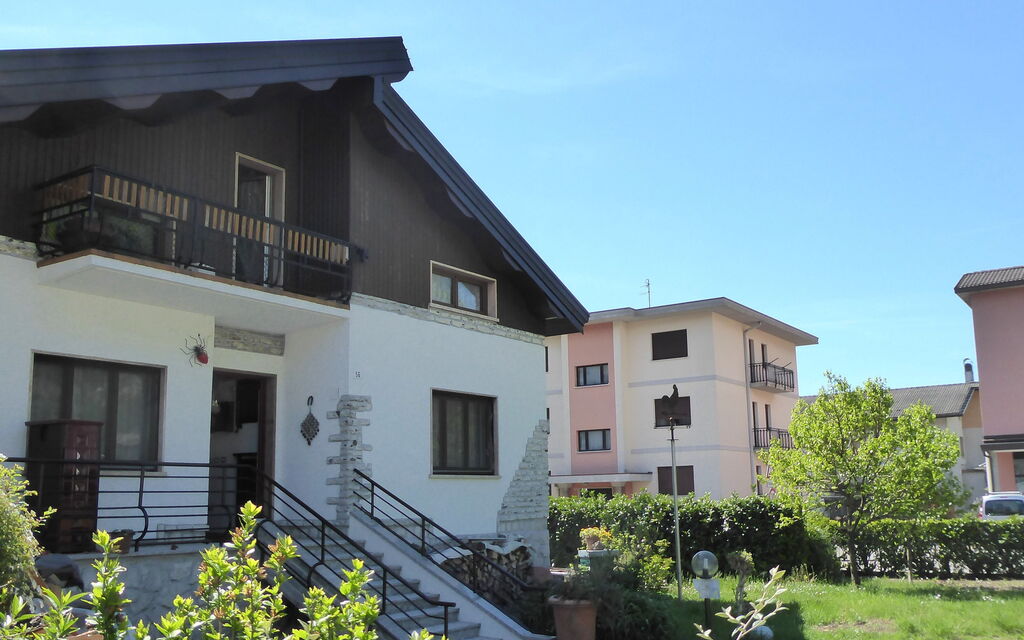 House Angy: Autumn, Garden, Main Entrance, Spring, Summer