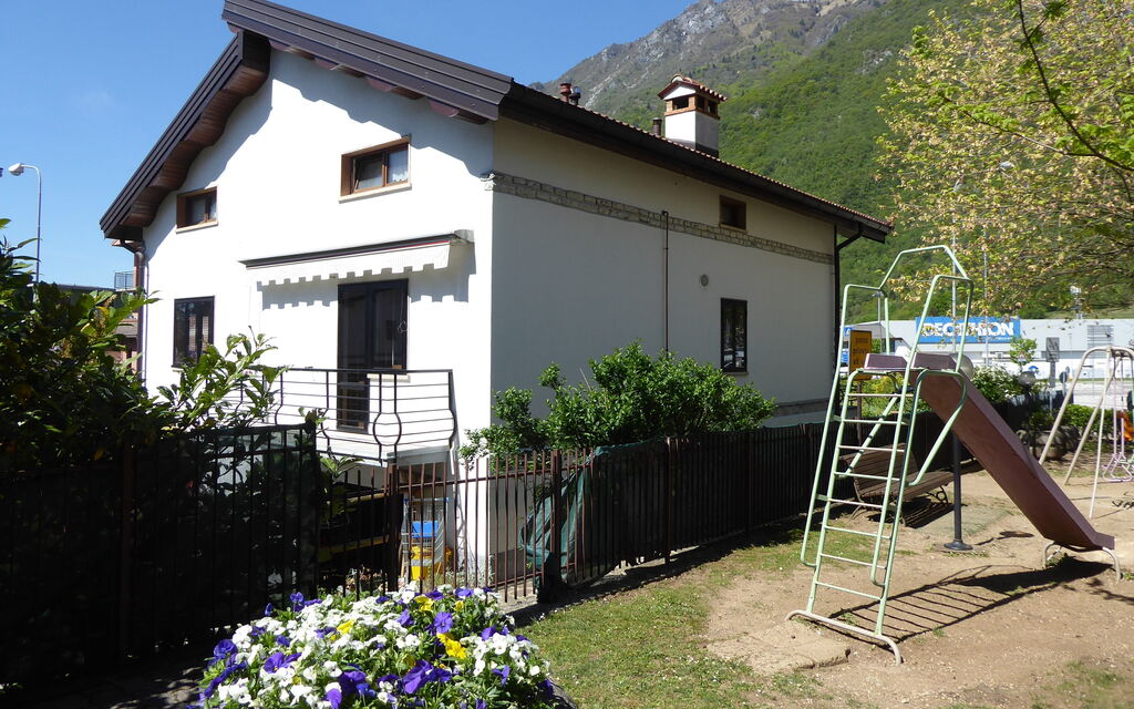 House Angy: Autumn, Main Entrance, Spring, Summer