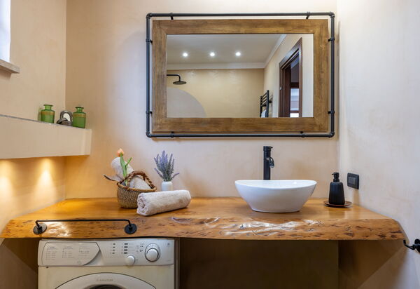 Terrazza sulla Luna, Casciana Terme: Autumn, Bathroom, Spring, Summer