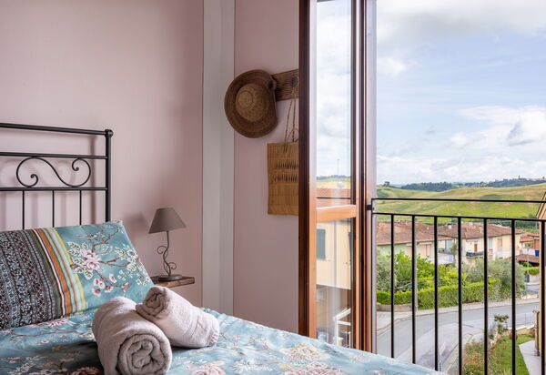 Terrazza sulla Luna, Casciana Terme: Autumn, Bedroom, Spring, Summer