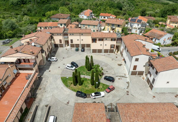 Terrazza sulla Luna, Casciana Terme: Autumn, Building Exterior, Spring, Summer