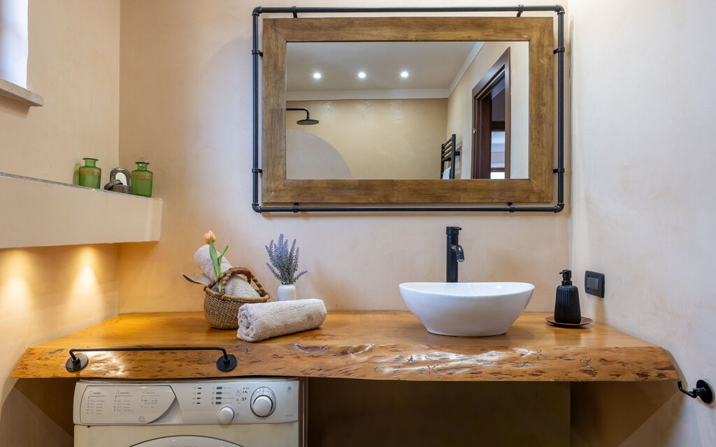 Terrazza sulla Luna, Casciana Terme: Autumn, Bathroom, Spring, Summer