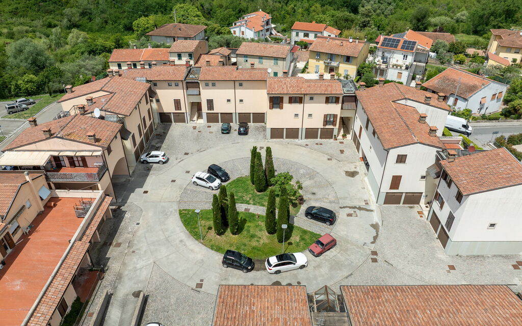 Terrazza sulla Luna, Casciana Terme: Autumn, Building Exterior, Spring, Summer