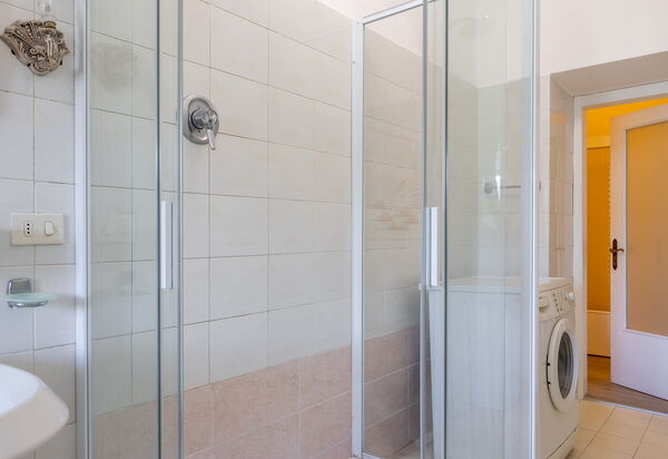 Il Cipresso, Casa dei Nonni, Cortona: Autumn, Bathroom, Spring, Summer