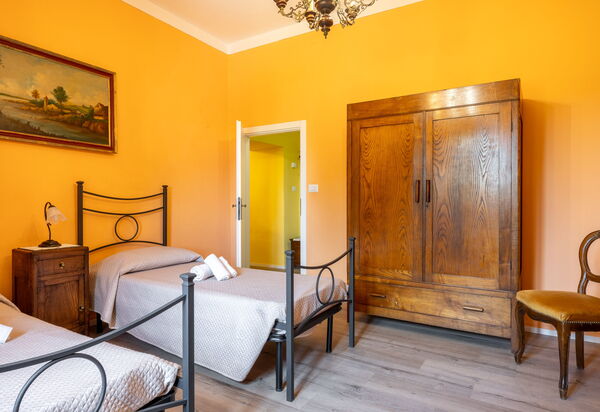 Il Cipresso, Casa dei Nonni, Cortona: Autumn, Bedroom, Spring, Summer
