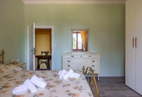 Il Cipresso, Casa dei Nonni, Cortona: Autumn, Bedroom, Spring, Summer